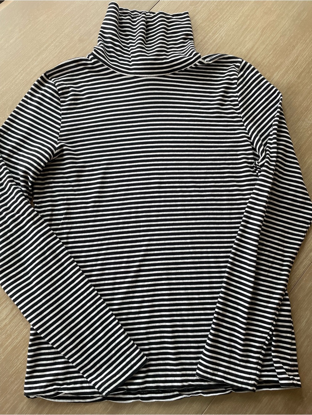 J.Crew Tissue Turtleneck Black and White Striped Soft Thin 100% cotton Size L